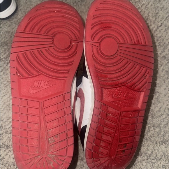 Nike air Jordan mid Men's Black, White, and Red Sneakers Sz 8.5 M - Picture 6 of 9
